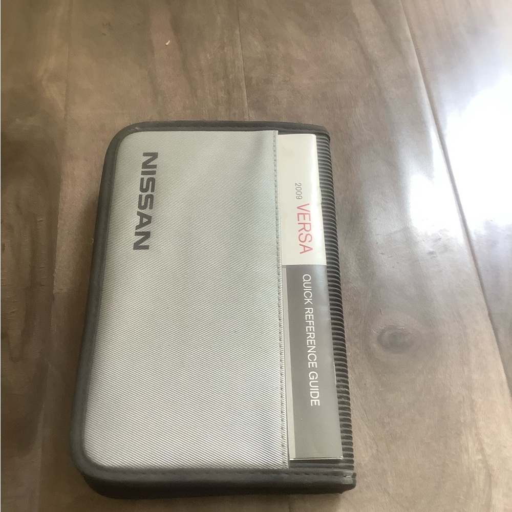 Nissan Versa 2009 owners mannual